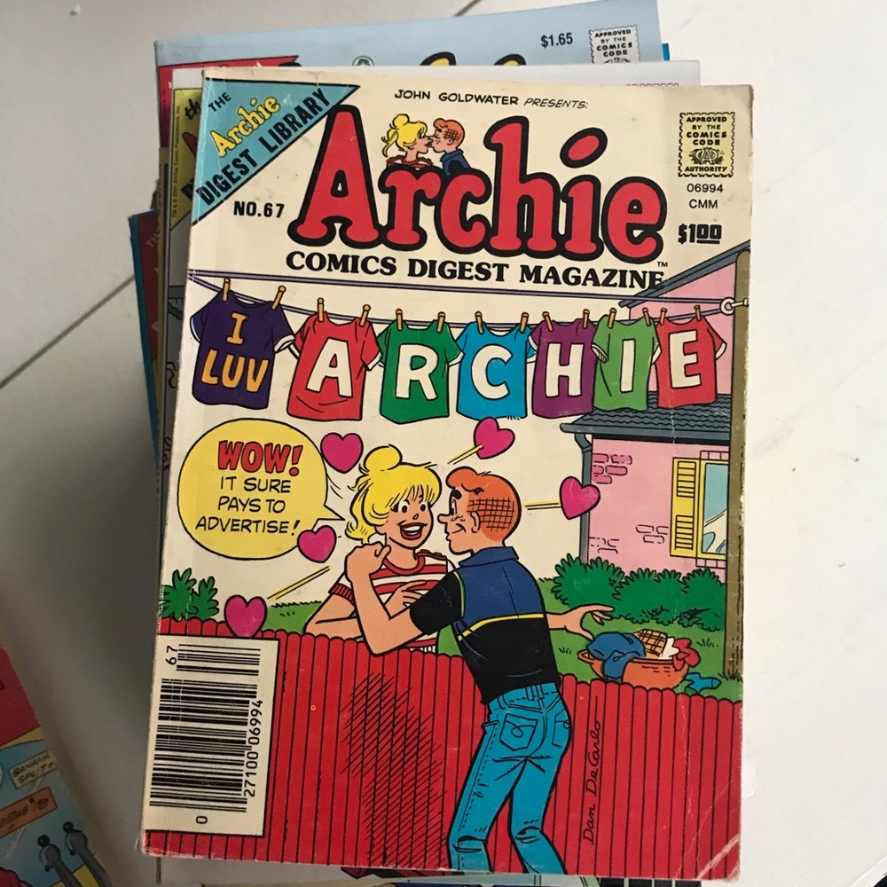 Archie Comics Digest Magazine No. 67 - I Luv Archie Cover
